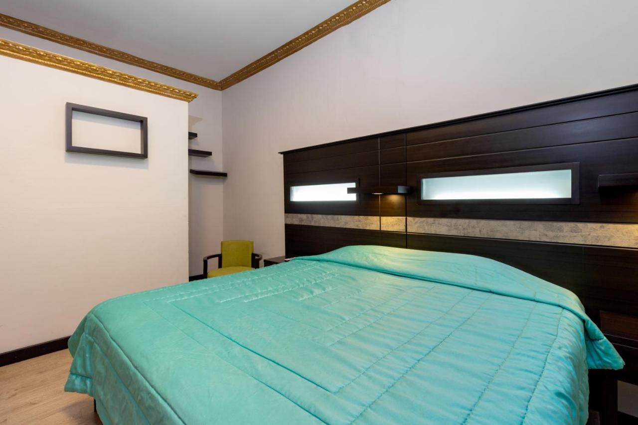 Hotel Majestic 2 By Hhg Κουένκα Εξωτερικό φωτογραφία
