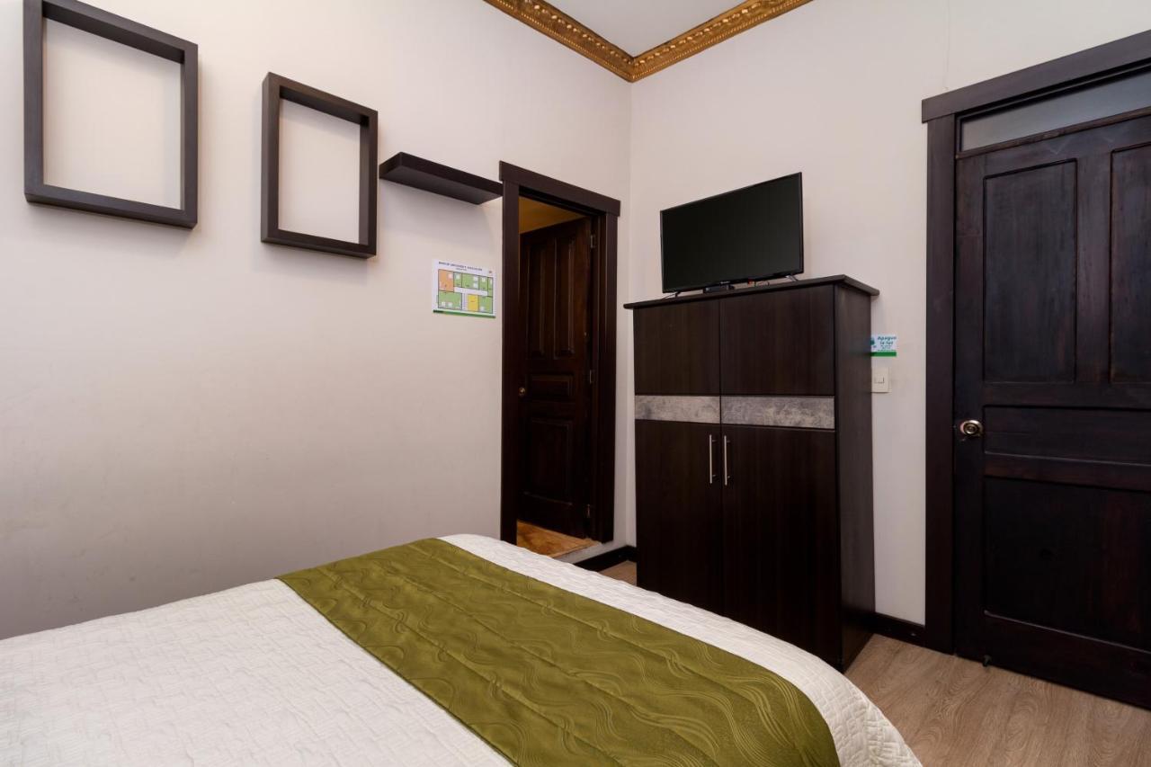 Hotel Majestic 2 By Hhg Κουένκα Εξωτερικό φωτογραφία