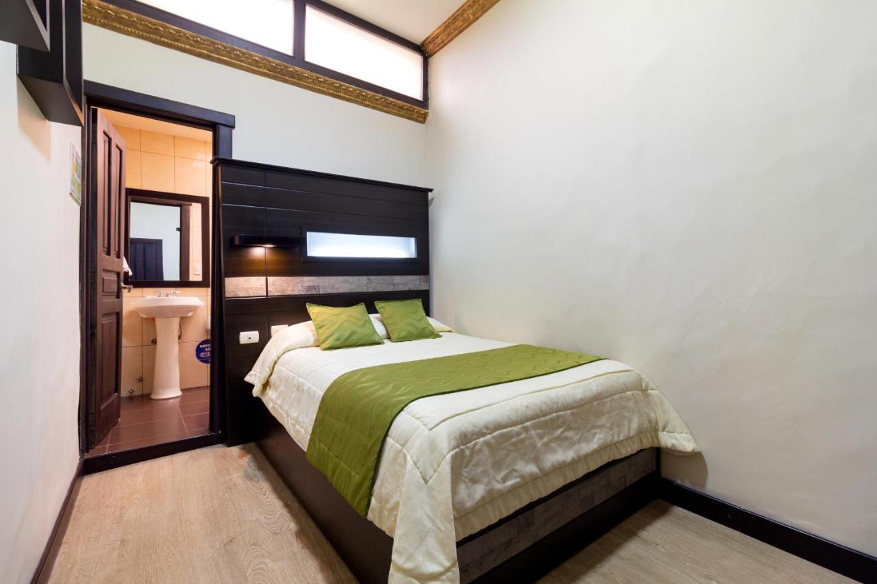 Hotel Majestic 2 By Hhg Κουένκα Εξωτερικό φωτογραφία