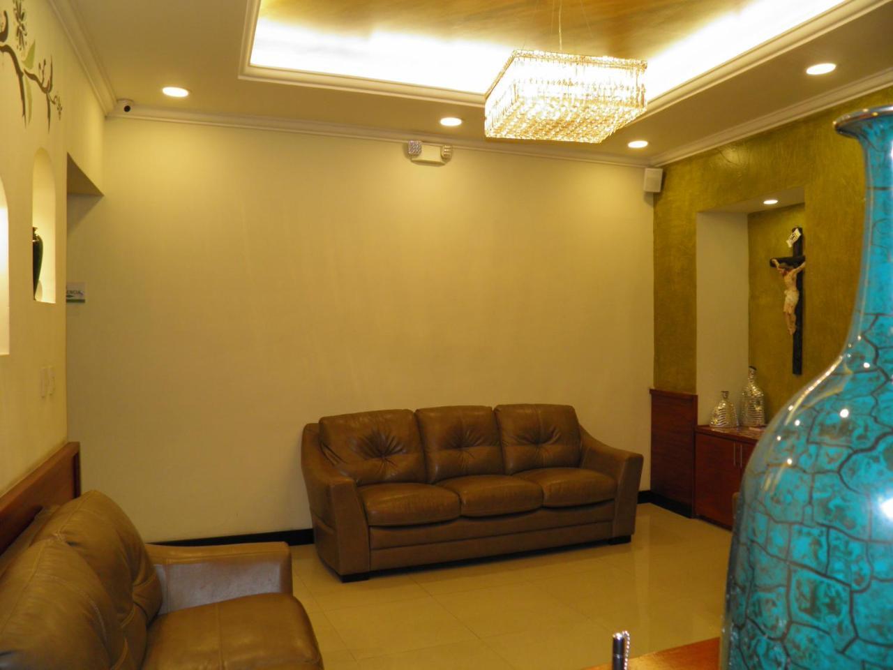 Hotel Majestic 2 By Hhg Κουένκα Εξωτερικό φωτογραφία