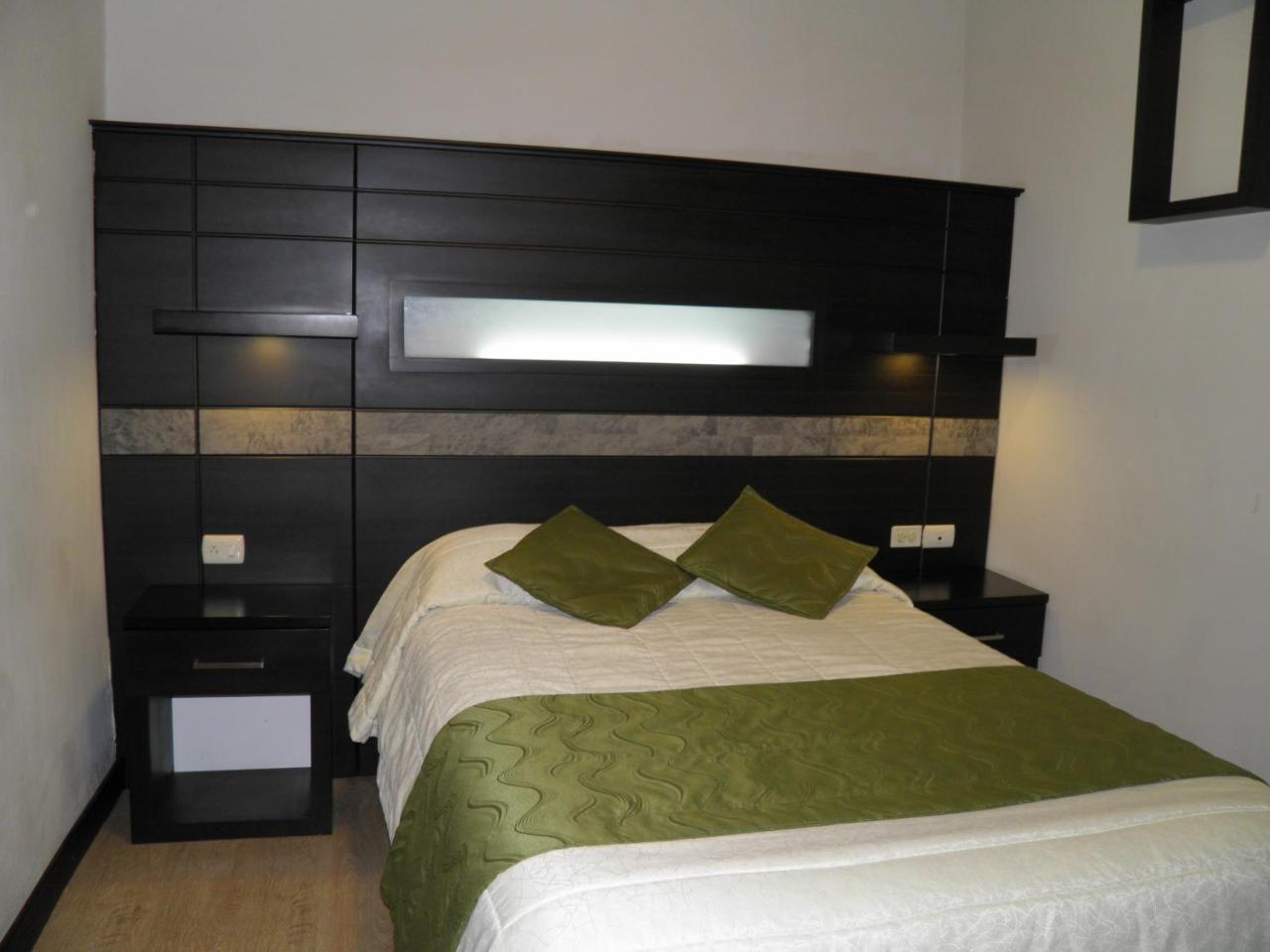 Hotel Majestic 2 By Hhg Κουένκα Εξωτερικό φωτογραφία